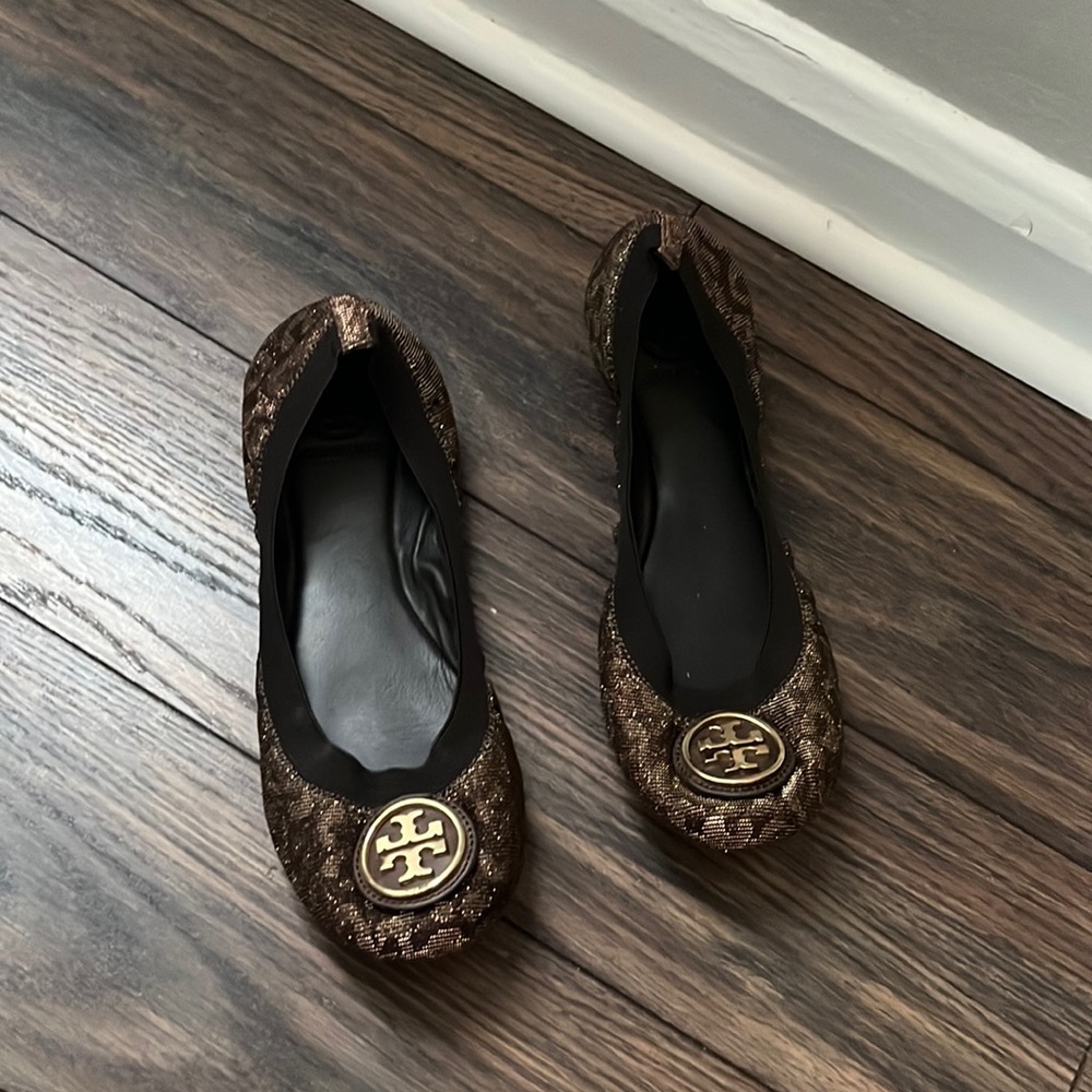 Authentic Tory Burch flats size 7